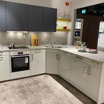 Einbauküche UGL Uni Gloss Kristallgrau Hochglanz - KüchenFirst