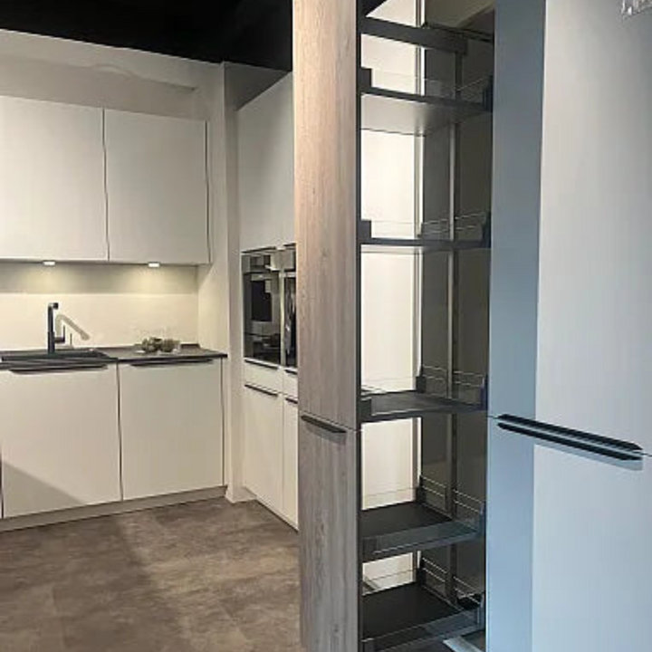 Der Küchen-Hochschrank: Funktion & Stil in Ihrer Küche