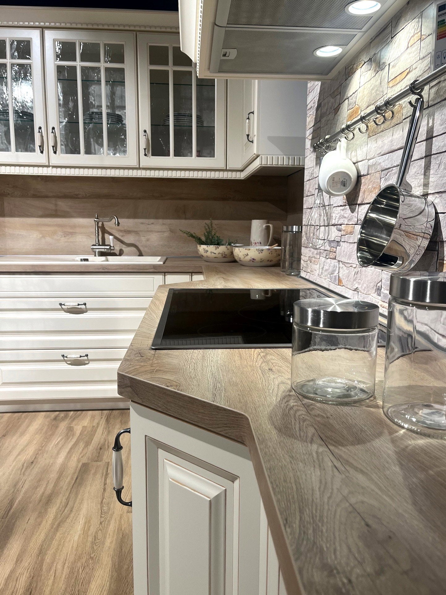 Landhausküche Castello Holzwerkstoff Magnolia Gewischt Weiß Inklusive E-Geräte