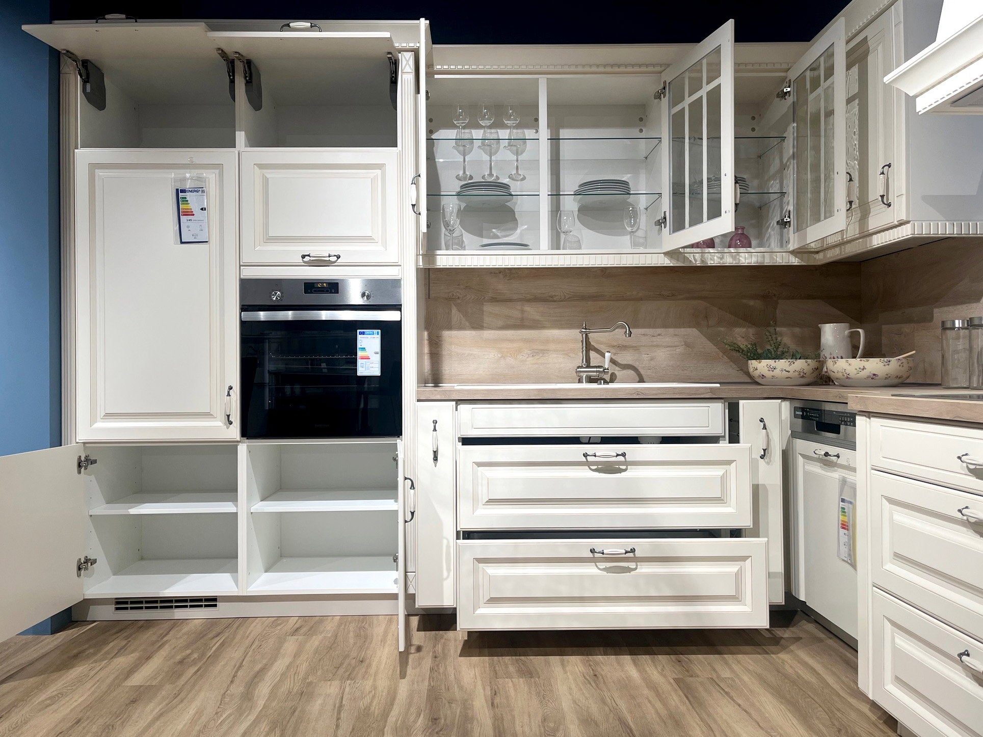 Landhausküche Castello Holzwerkstoff Magnolia Gewischt Weiß Inklusive E-Geräte