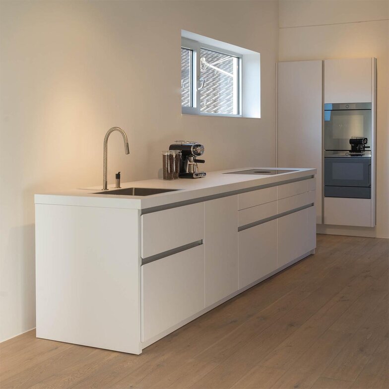 Designküche C1 Front Fenix Arktis Ident Weiß