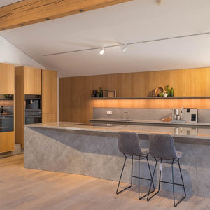 Designküche C12 Front Aluminium Oxid Bronze Und Eiche Furniert Und Geprägt