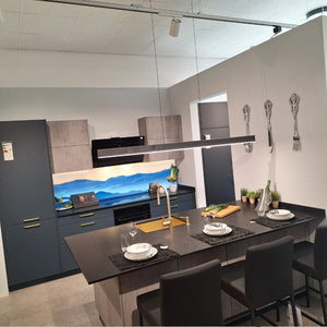 Einbauküche Siena Platte Naturstein Korpus Kunststoff K275 Achatgrau Front Lack L552M Tiefblau Inklusive E-Geräte Und Barhocker